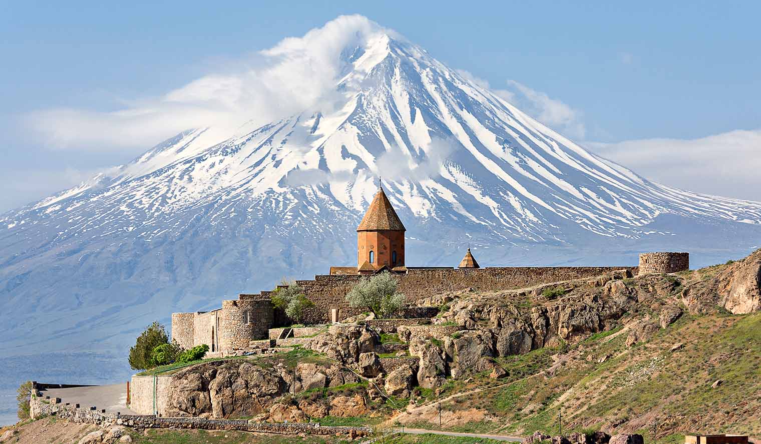 Khor Virap Kloster mit den Ararat Bergen im Hintergrund